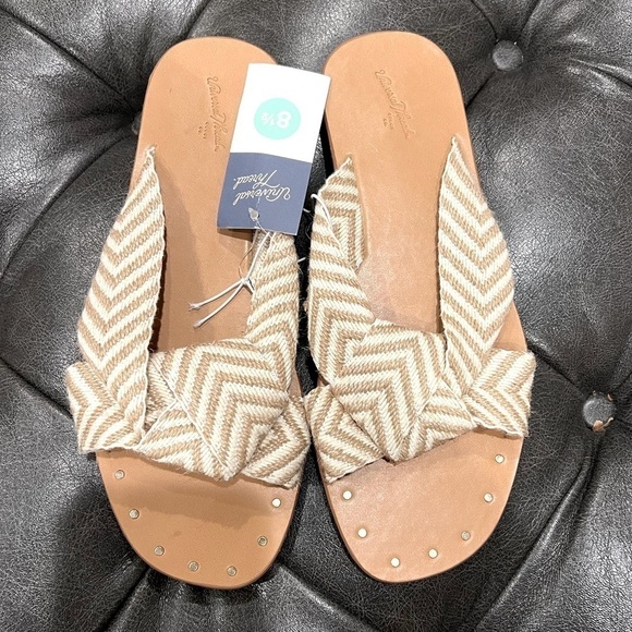 Universal Thread Shoes - Universal Thread Women’s Slide 8.5 NWT